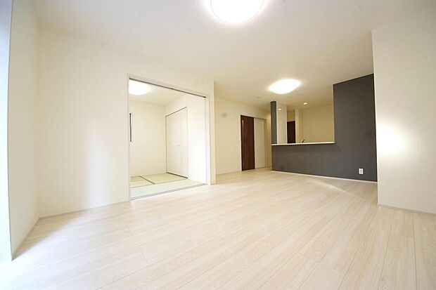 家族皆方が一番長い時間を共有するリビング　ダイニング。快適な空間としてご利用いただけます。