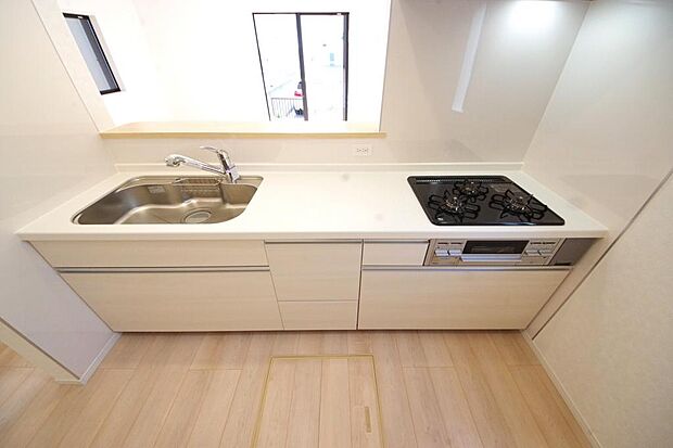 収納豊富で、日々のお料理から後片付けまで快適に、はかどるキッチンです。