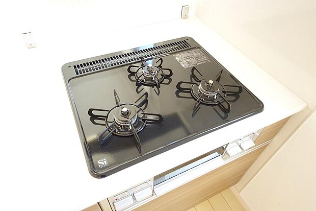 ガスコンロにはSiセンサーが組み込まれています。長時間の使用の際にセンサーが自動でストップします。