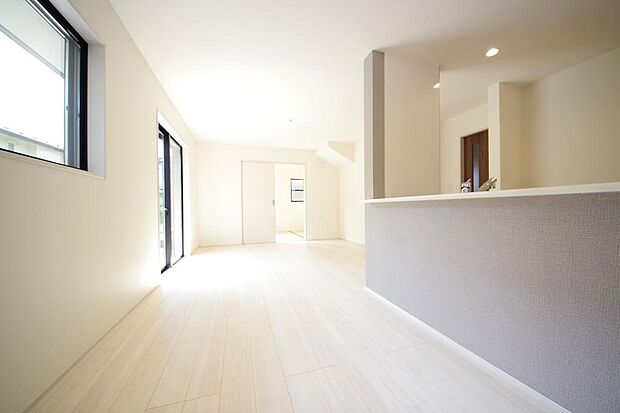 家族皆方が一番長い時間を共有するリビング　ダイニング。快適な空間としてご利用いただけます。