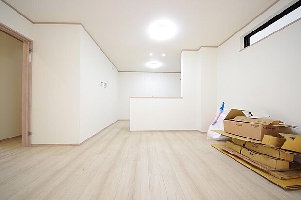 家族皆方が一番長い時間を共有するリビング ダイニング。快適な空間としてご利用いただけます。