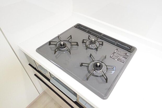 ガスコンロにはSiセンサーが組み込まれています。長時間の使用の際にセンサーが自動でストップします。