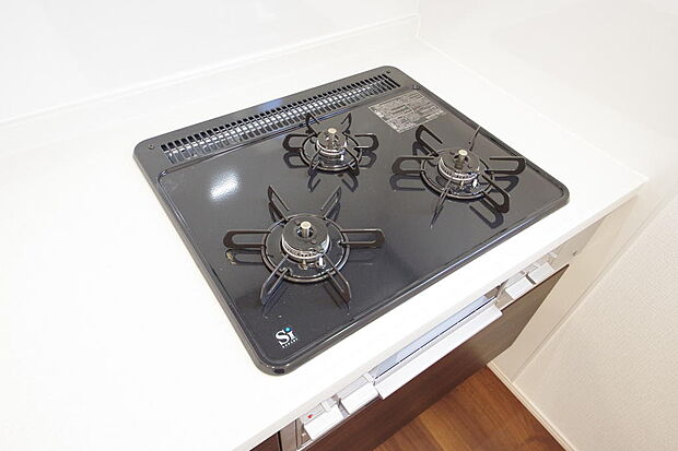 ガスコンロにはＳｉセンサーが組み込まれています。長時間の使用の際にセンサーが自動でストップします。