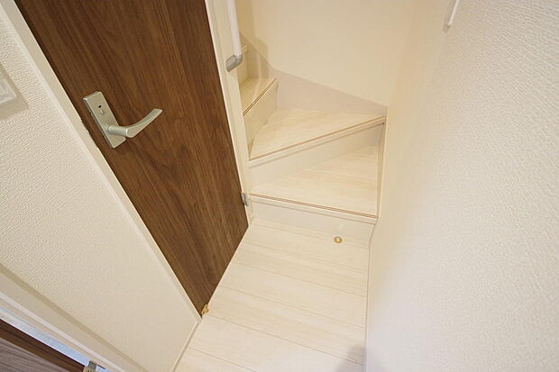 家族を心地よく迎えたり、お客様を心からお迎えしたり、おもてなしの心をもって迎え入れます。