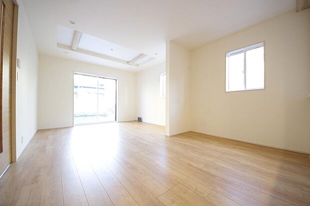 家族皆方が一番長い時間を共有するリビング ダイニング。快適な空間としてご利用いただけます。