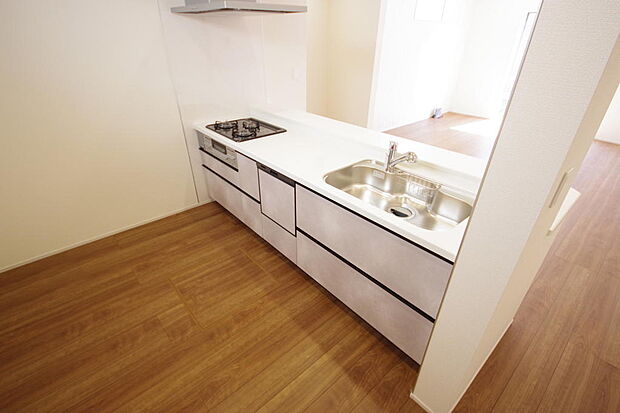 収納豊富で、日々のお料理から後片付けまで快適に、はかどるキッチンです。