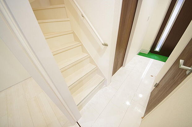 家族を心地よく迎えたり、お客様を心からお迎えしたり、おもてなしの心をもって迎え入れます。