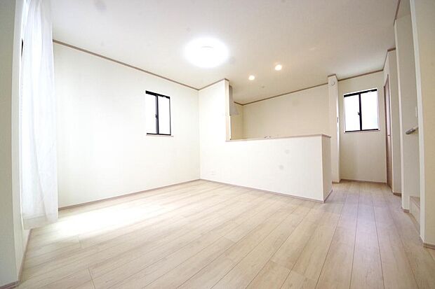 家族皆方が一番長い時間を共有するリビング　ダイニング。快適な空間としてご利用いただけます。