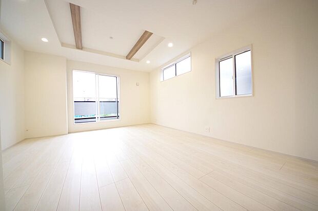 家族皆方が一番長い時間を共有するリビング　ダイニング。快適な空間としてご利用いただけます。