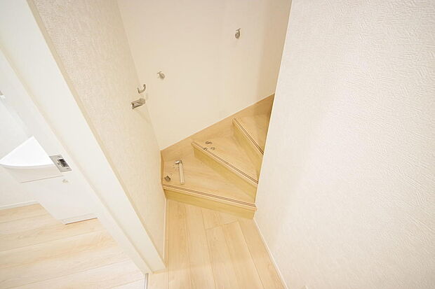 家族を心地よく迎えたり、お客様を心からお迎えしたり、おもてなしの心をもって迎え入れます。