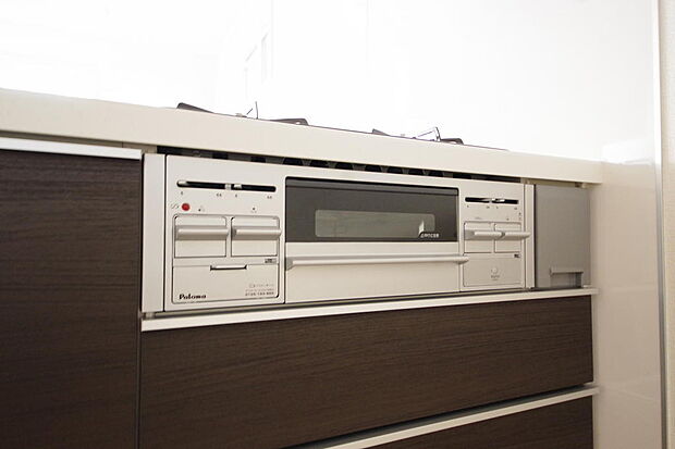 小さなお子様がいたずら出来ないようにロックがかかるようになっています。これなら奥様も安心です。