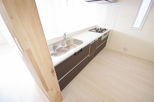 収納豊富で、日々のお料理から後片付けまで快適に、はかどるキッチンです。