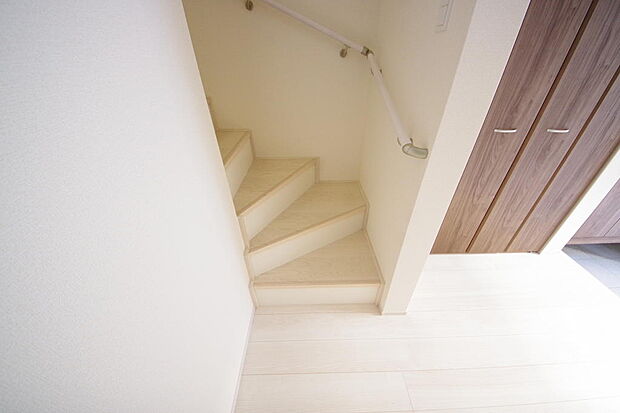 家族を心地よく迎えたり、お客様を心からお迎えしたり、おもてなしの心をもって迎え入れます。