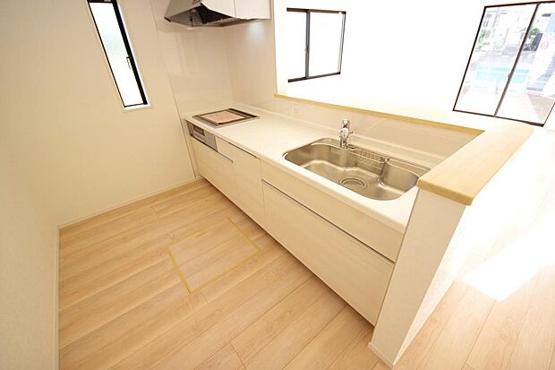 収納豊富で、日々のお料理から後片付けまで快適に、はかどるキッチンです。