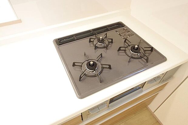 ガスコンロにはSiセンサーが組み込まれています。長時間の使用の際にセンサーが自動でストップします。