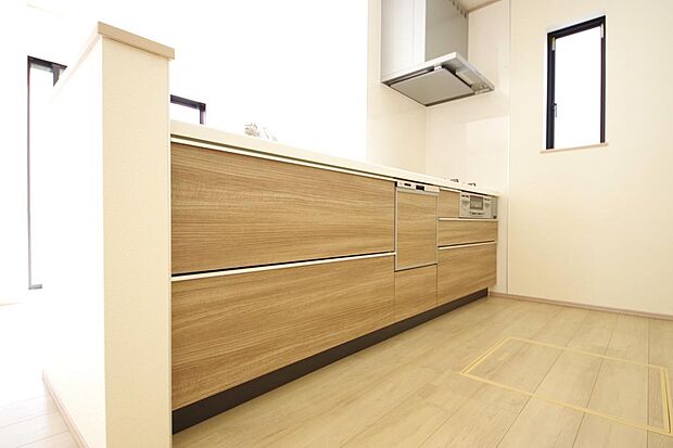 収納豊富で、日々のお料理から後片付けまで快適に、はかどるキッチンです。