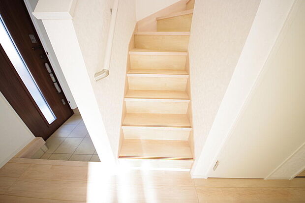 家族を心地よく迎えたり、お客様を心からお迎えしたり、おもてなしの心をもって迎え入れます。