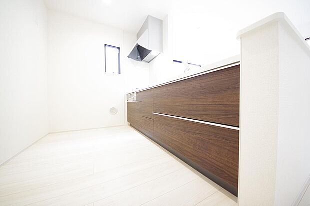 収納豊富で、日々のお料理から後片付けまで快適に、はかどるキッチンです。