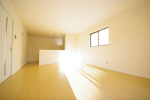 家族皆方が一番長い時間を共有するリビング　ダイニング。快適な空間としてご利用いただけます。