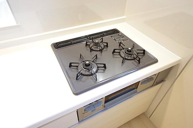 ガスコンロにはＳｉセンサーが組み込まれています。長時間の使用の際にセンサーが自動でストップします。