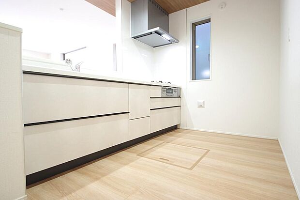 収納豊富で、日々のお料理から後片付けまで快適に、はかどるキッチンです。