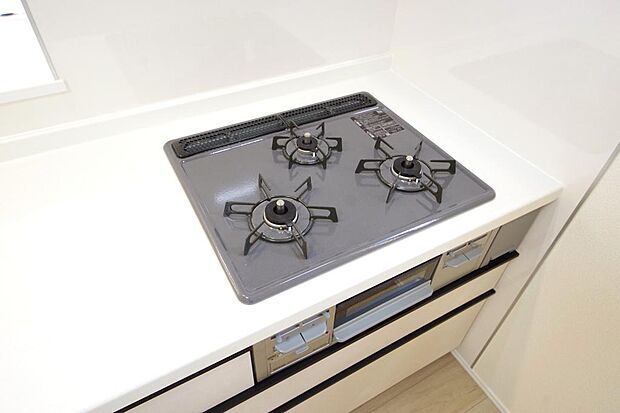 ガスコンロにはSiセンサーが組み込まれています。長時間の使用の際にセンサーが自動でストップします。