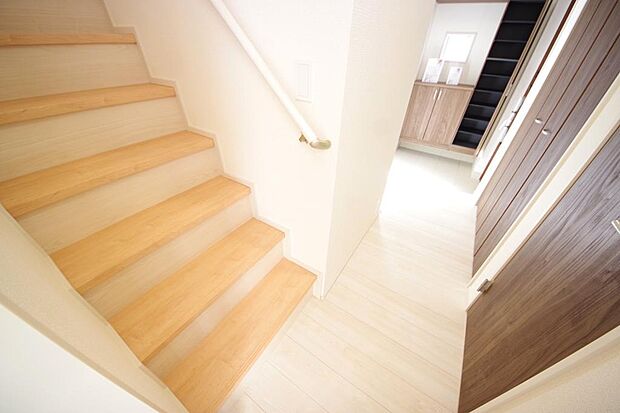 家族を心地よく迎えたり、お客様を心からお迎えしたり、おもてなしの心をもって迎え入れます。