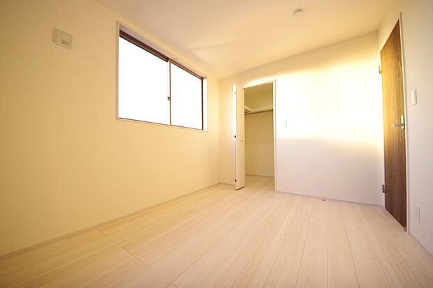 プライベートスペースである居室はより安らげ、ご満足いただける空間となります。