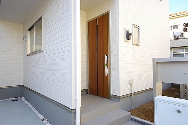 家族を心地よく迎えたり、お客様を心からお迎えしたり、おもてなしの心をもって迎え入れます。