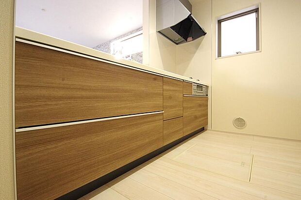 収納豊富で、日々のお料理から後片付けまで快適に、はかどるキッチンです。