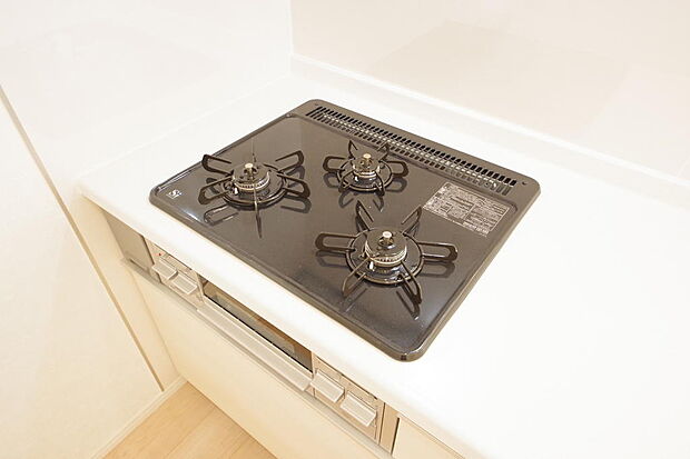 ガスコンロにはSiセンサーが組み込まれています。長時間の使用の際にセンサーが自動でストップします。