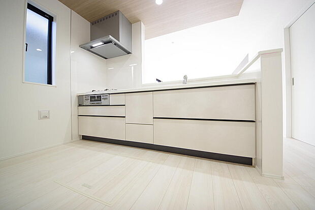 収納豊富で、日々のお料理から後片付けまで快適に、はかどるキッチンです。