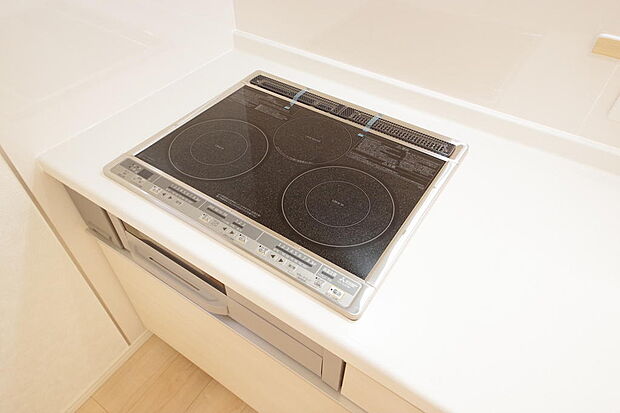 ガスコンロにはＳｉセンサーが組み込まれています。長時間の使用の際にセンサーが自動でストップします。