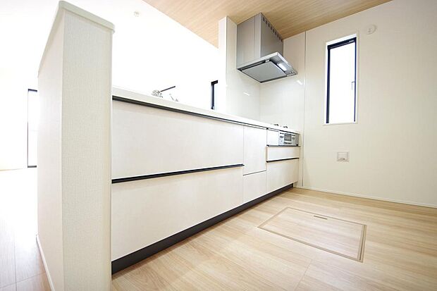 収納豊富で、日々のお料理から後片付けまで快適に、はかどるキッチンです。