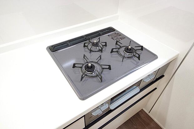 ガスコンロにはSiセンサーが組み込まれています。長時間の使用の際にセンサーが自動でストップします。