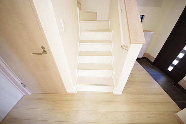 家族を心地よく迎えたり、お客様を心からお迎えしたり、おもてなしの心をもって迎え入れます。