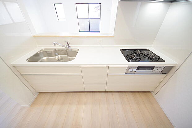 収納豊富で、日々のお料理から後片付けまで快適に、はかどるキッチンです。