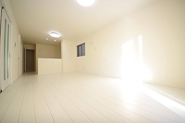 家族皆方が一番長い時間を共有するリビング　ダイニング。快適な空間としてご利用いただけます。