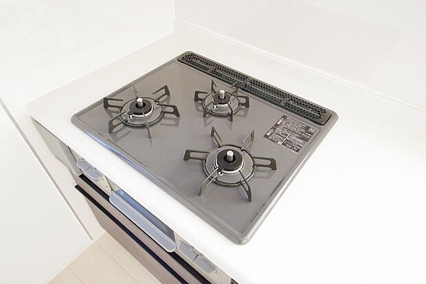 ガスコンロにはSiセンサーが組み込まれています。長時間の使用の際にセンサーが自動でストップします。