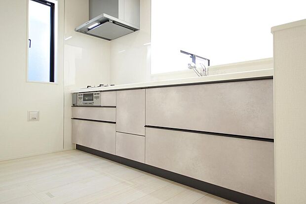 収納豊富で、日々のお料理から後片付けまで快適に、はかどるキッチンです。