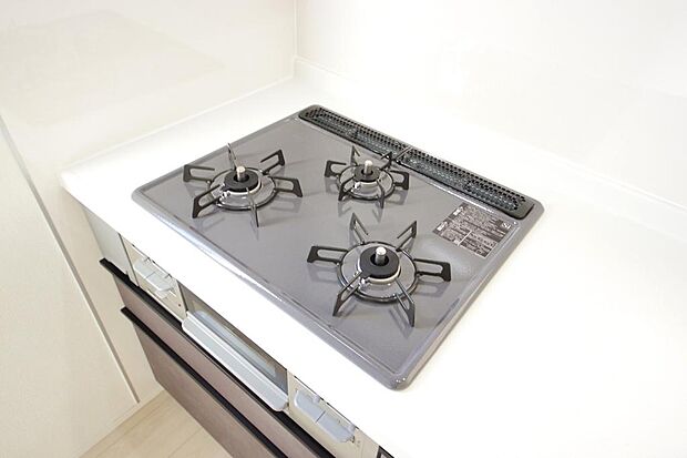 ガスコンロにはSiセンサーが組み込まれています。長時間の使用の際にセンサーが自動でストップします。