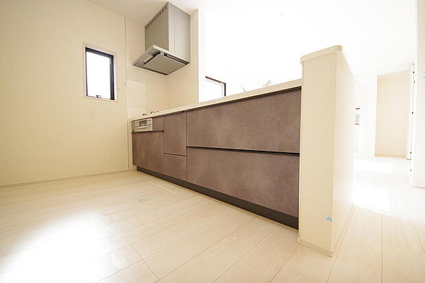 収納豊富で、日々のお料理から後片付けまで快適に、はかどるキッチンです。