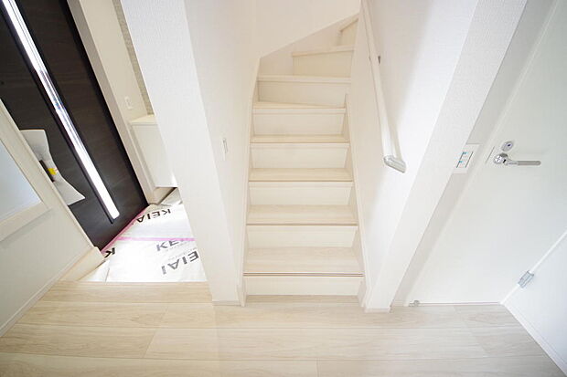 家族を心地よく迎えたり、お客様を心からお迎えしたり、おもてなしの心をもって迎え入れます。