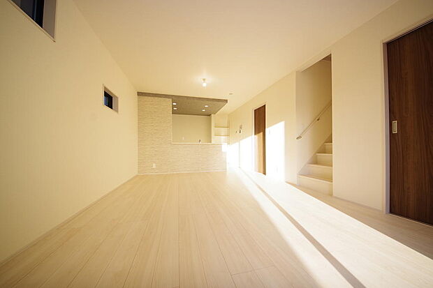 家族皆方が一番長い時間を共有するリビング　ダイニング。快適な空間としてご利用いただけます。