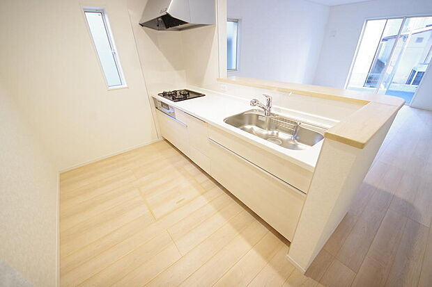 収納豊富で、日々のお料理から後片付けまで快適に、はかどるキッチンです。