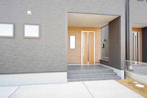 家族を心地よく迎えたり、お客様を心からお迎えしたり、おもてなしの心をもって迎え入れます。