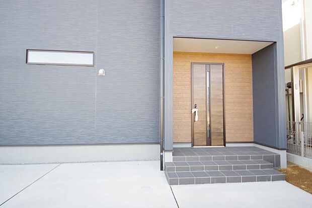 家族を心地よく迎えたり、お客様を心からお迎えしたり、おもてなしの心をもって迎え入れます。