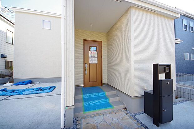 家族を心地よく迎えたり、お客様を心からお迎えしたり、おもてなしの心をもって迎え入れます。