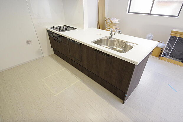 収納豊富で、日々のお料理から後片付けまで快適に、はかどるキッチンです。