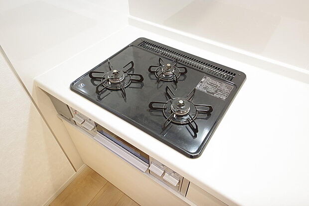 ガスコンロにはＳｉセンサーが組み込まれています。長時間の使用の際にセンサーが自動でストップします。